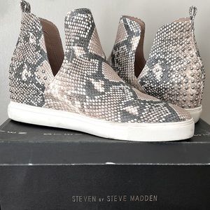 STEVEN by Steve Madden Women's Chloey Sneaker